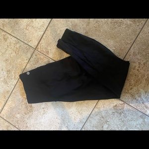 Black luluemon leggings